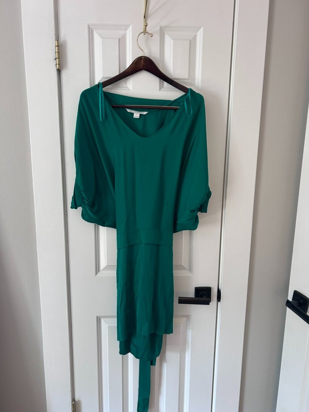 Diane von Furstenberg Edna Emerald Green Silk Dress Dolman Sleeve Tie Sz 4